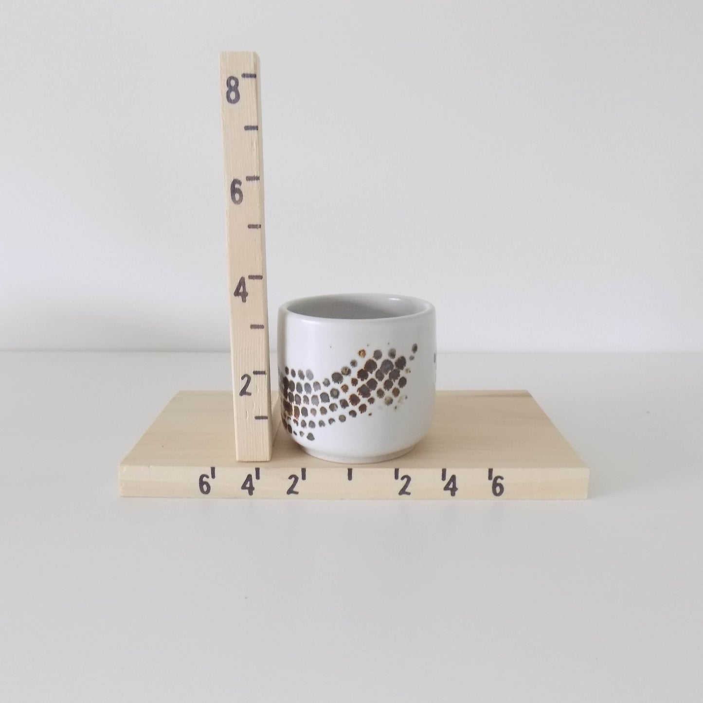 The Shorty Planter in White Oxide