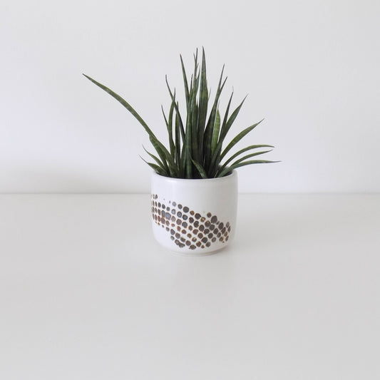 The Shorty Planter in White Oxide