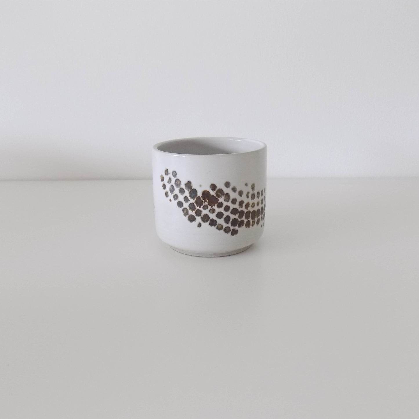 The Shorty Planter in White Oxide